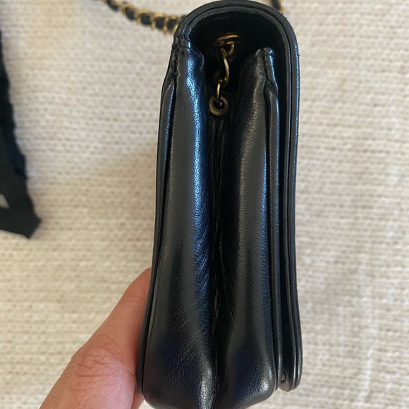 Chanel Vintage Lambskin Stitched CC Logo Small Crossbody Chain Flap Bag - Picture 13 of 17